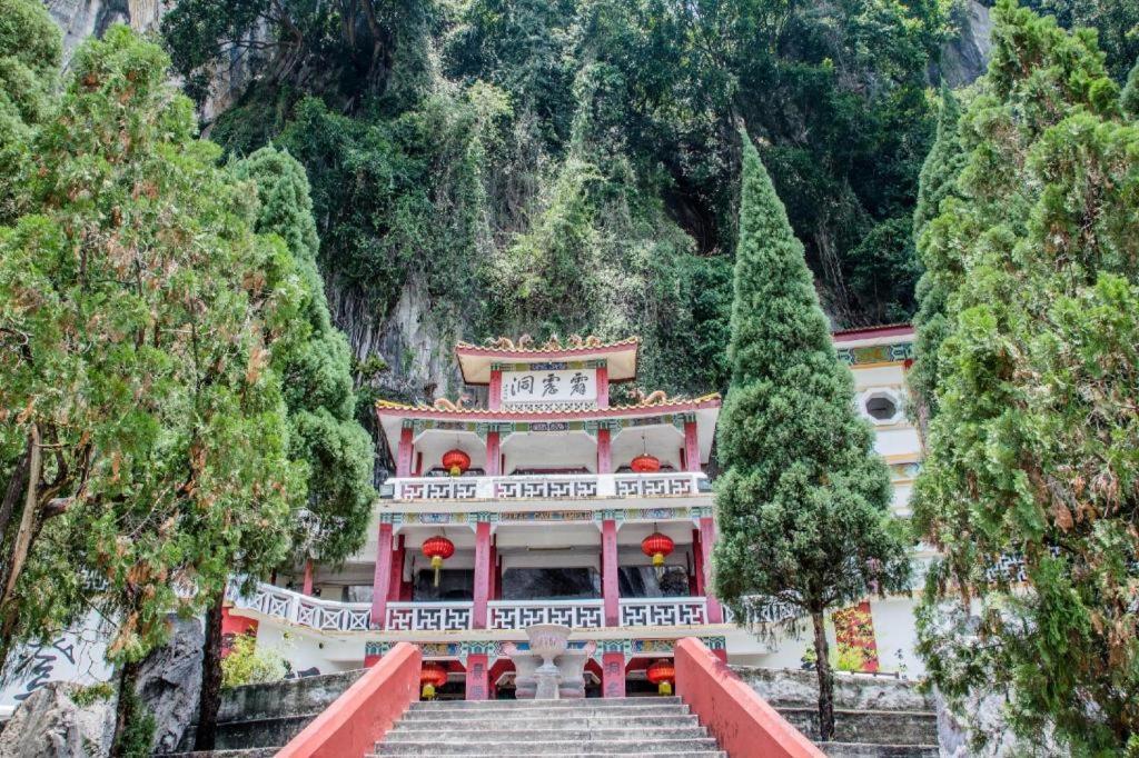 Mornington Hotel Medan Ipoh Exteriör bild