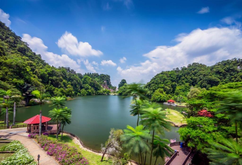 Mornington Hotel Medan Ipoh Exteriör bild