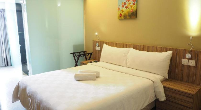 Mornington Hotel Medan Ipoh Exteriör bild