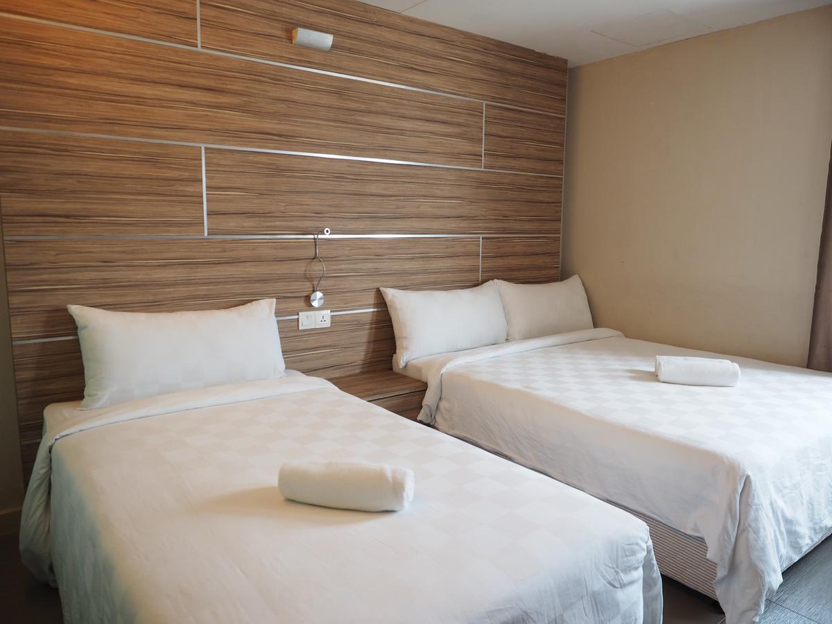 Mornington Hotel Medan Ipoh Exteriör bild